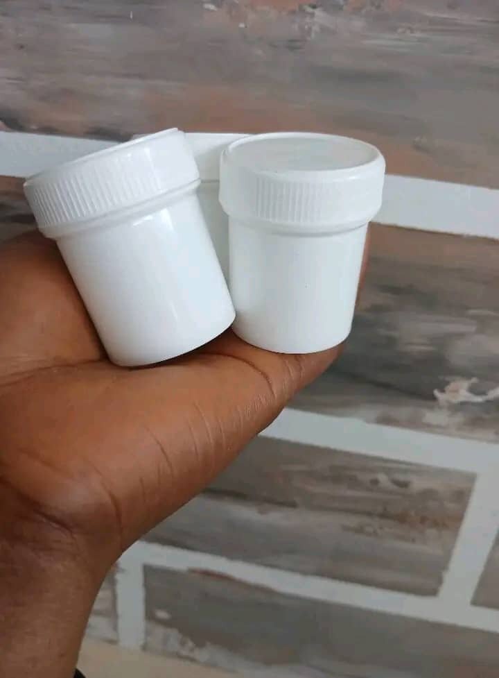 Flacons en plastique vides 30m