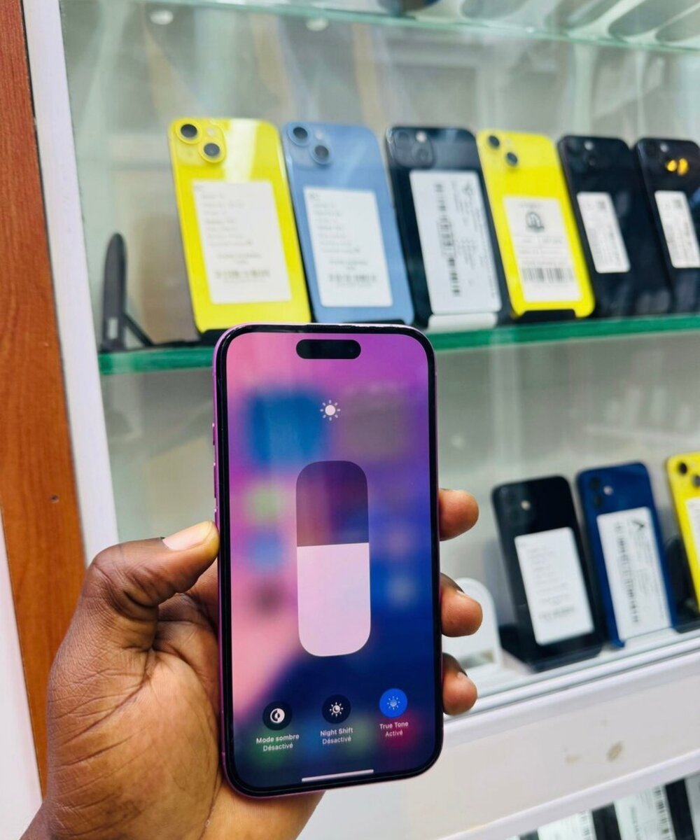 iPhone 16 Violet