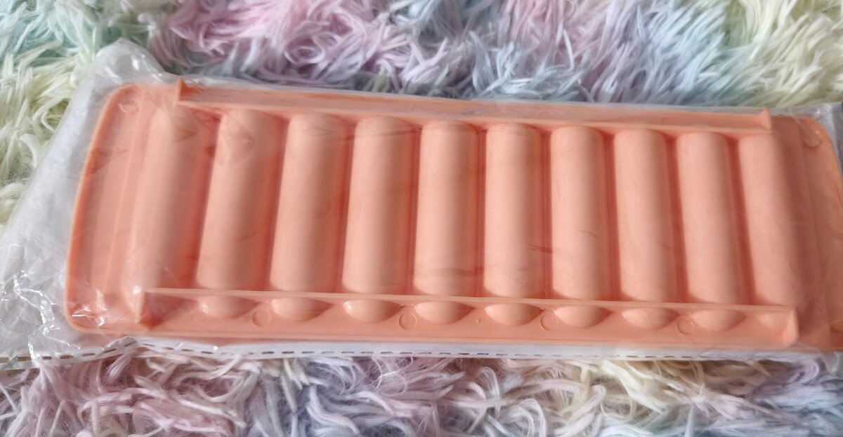 Plateaux à glaçons colorés