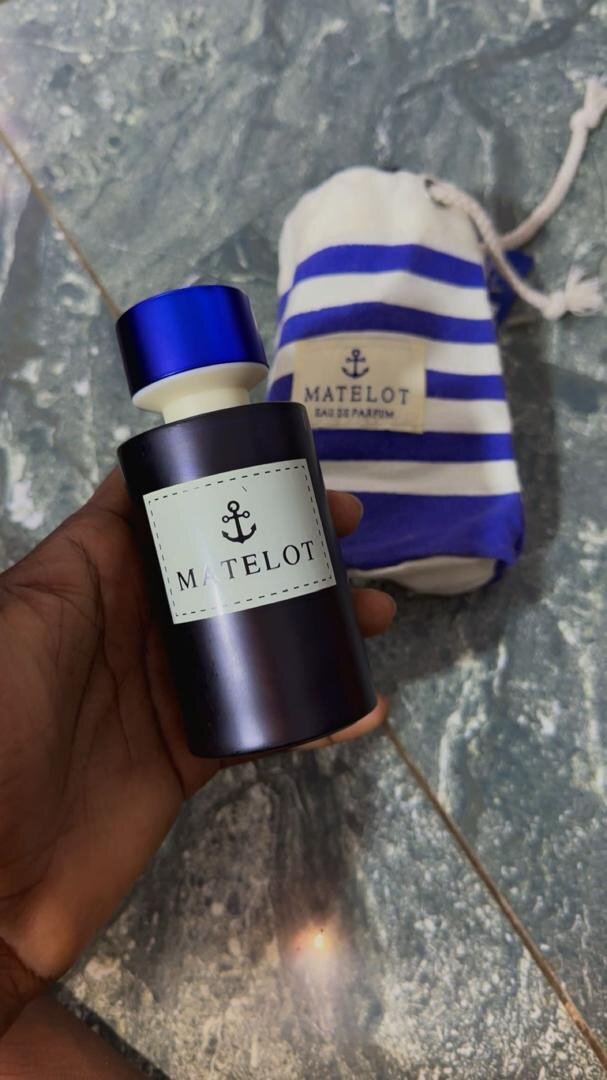 Parfums Élégants pour Hommes et Femmes