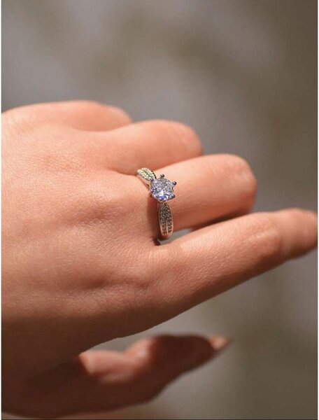 Bague Solitaire Élégante