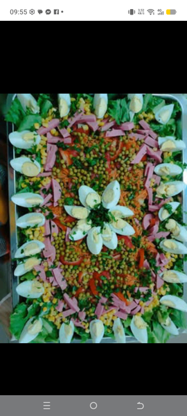 Assiette de charcuterie colorée