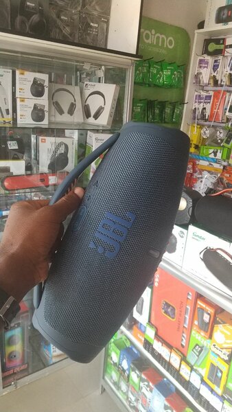 Second  grade jbl boom  box