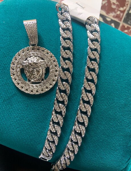 Pendentif en argent luxueux