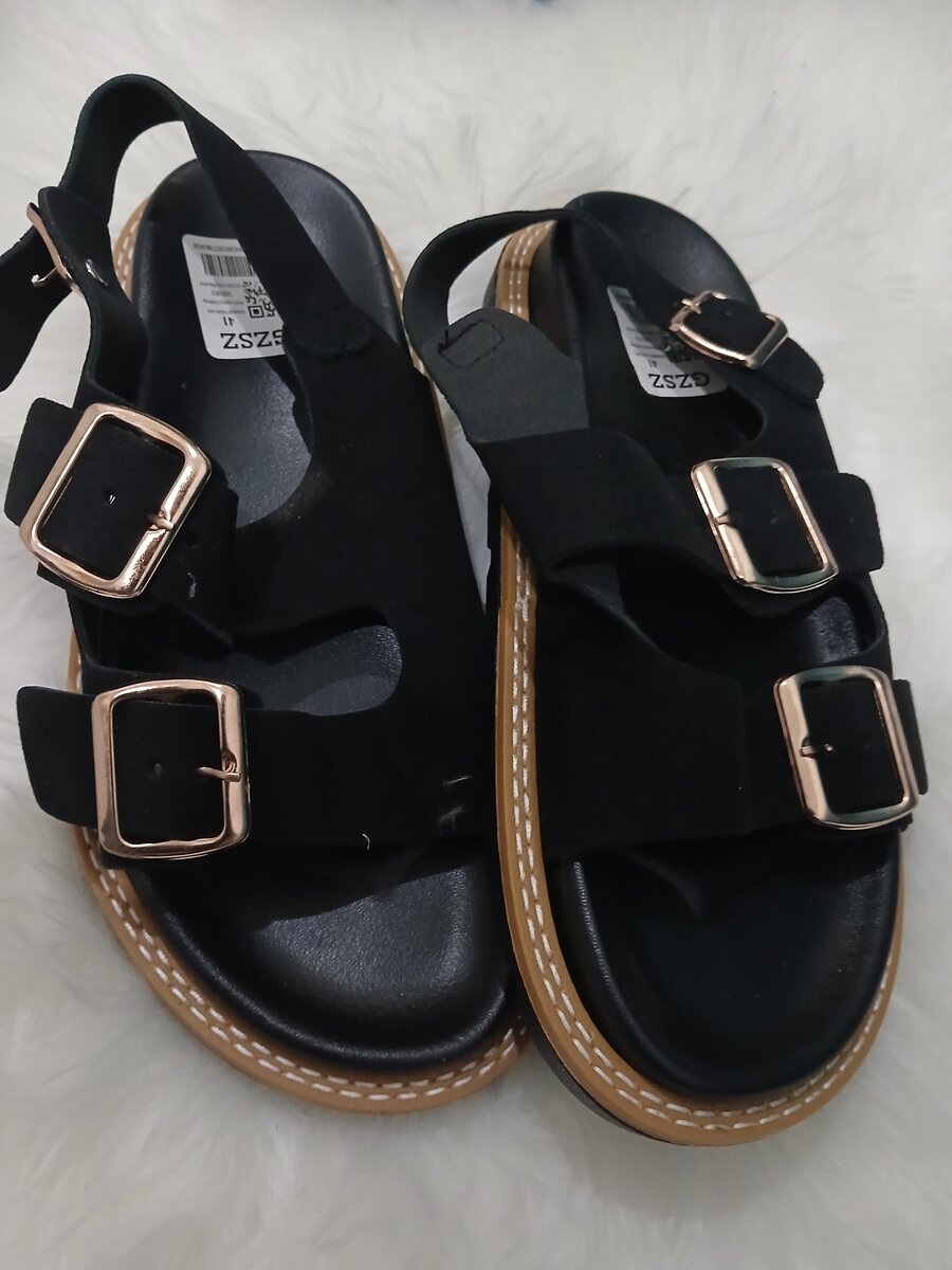 Sandales noires avec boucles