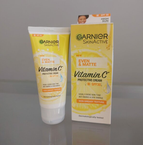 Garnier vitamin C protective cream