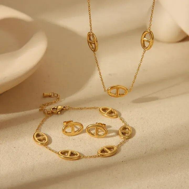 Parure de bijoux en or élégante