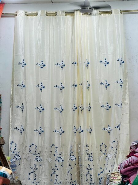 Rideaux brodés élégants