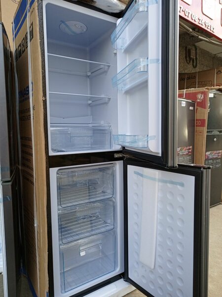 Réfrigérateur double porte moderne