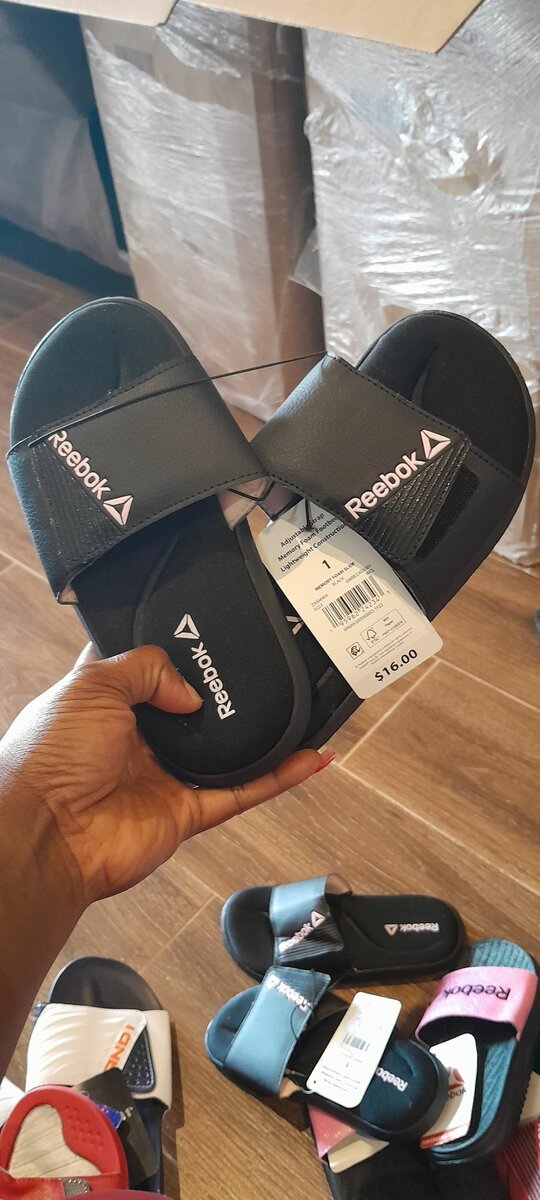 Reebok Memory Foam Slide Girls, Sizes 13, 2