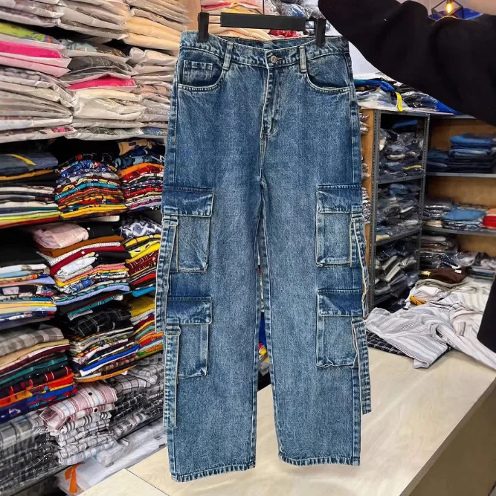 Pantalons cargo en denim chic