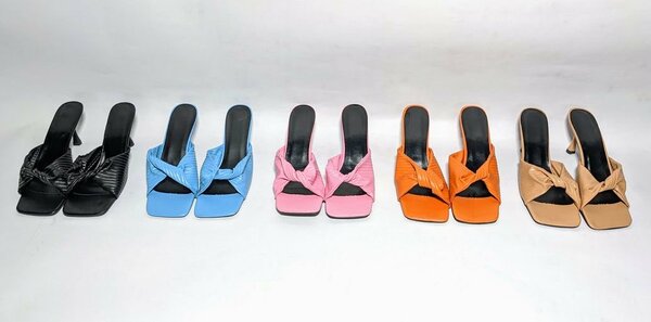 Spaded slipper hills