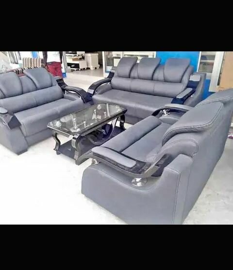 Salon élégant en cuir noir