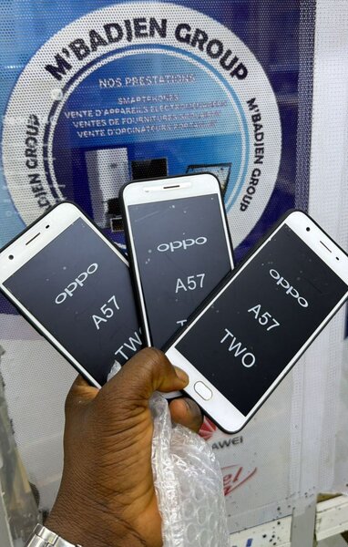 Smartphone OPPO A57