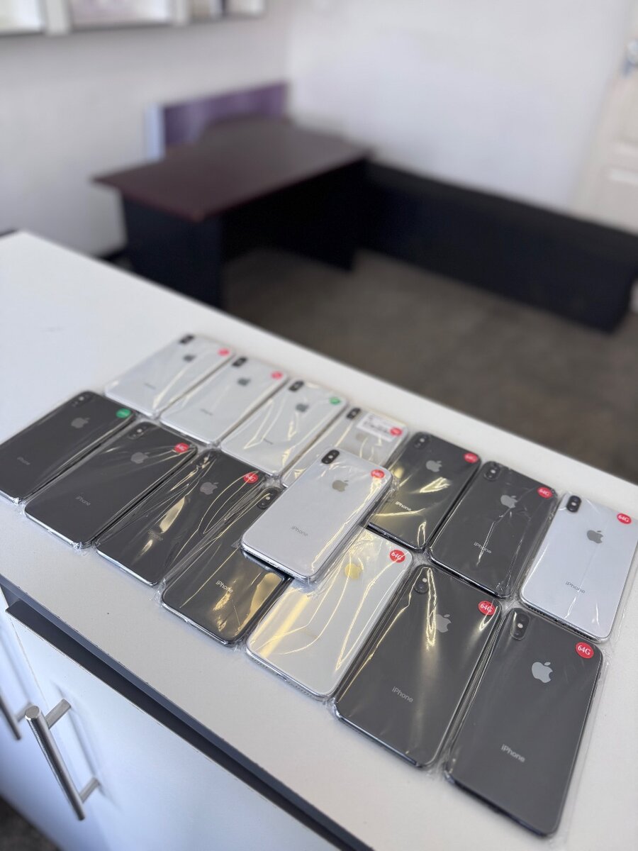 IPHONE X 64GB K3,500 [With Face ID]