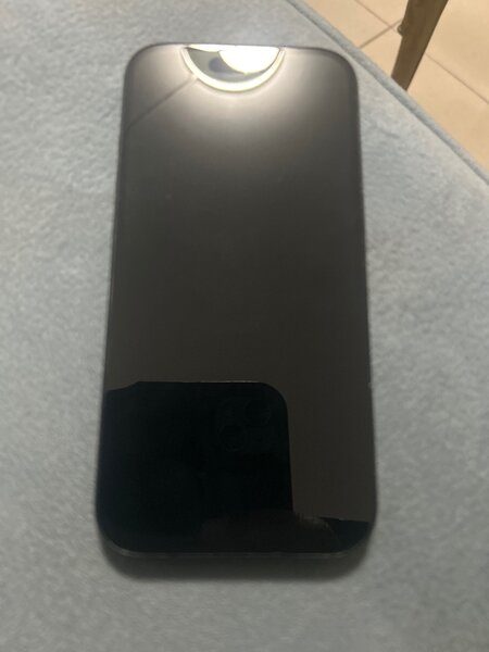 iPhone 16 -256GoNoir Élégant 1
