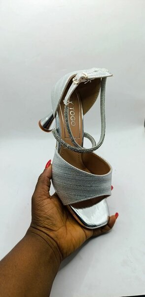 Mules à talons perlés