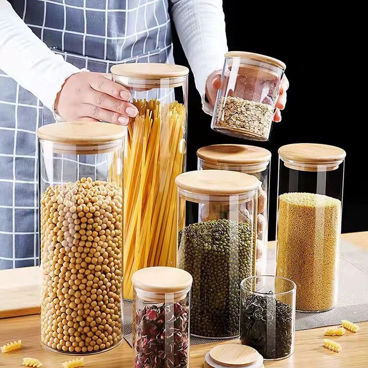 Bocaux en verre avec couvercles