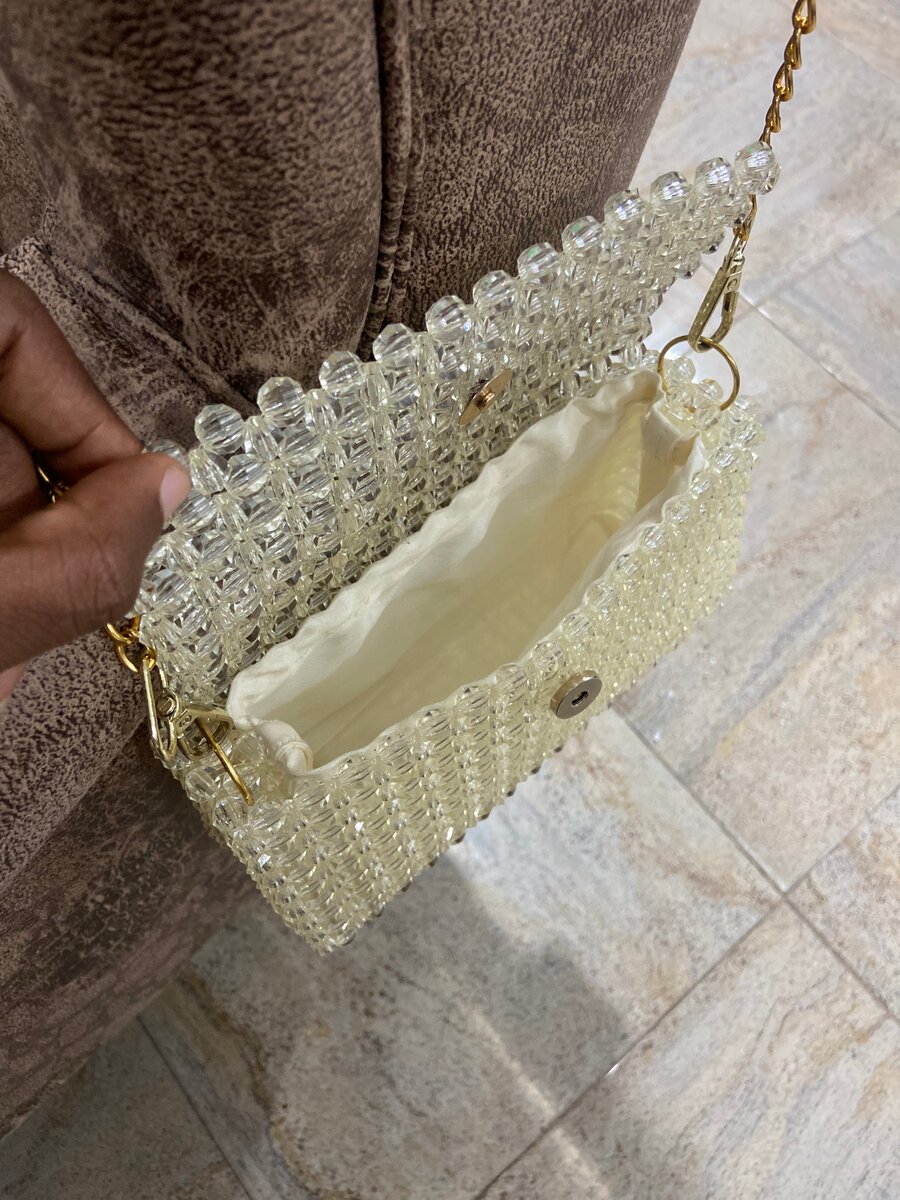 Sac à main perlé élégant