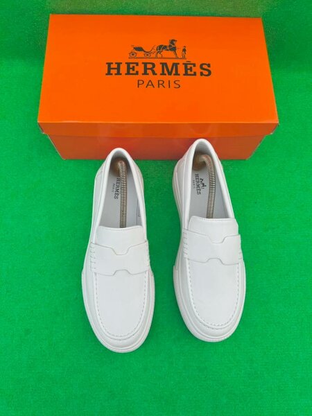 Mocassins blancs élégants