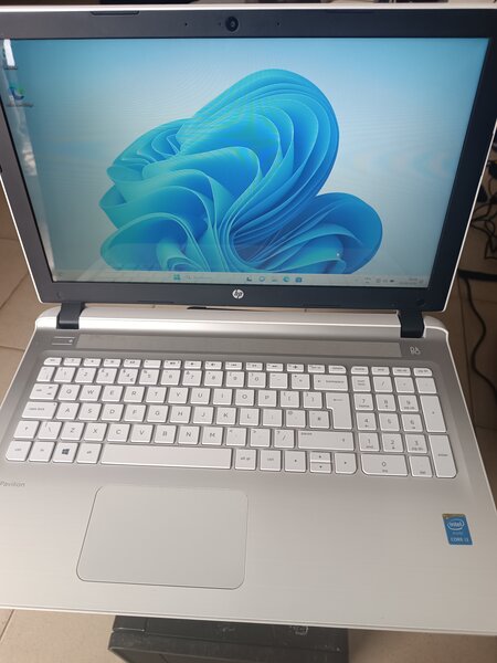 HP Pavilion 15