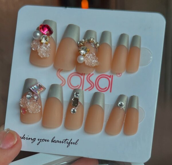 Luxe nails