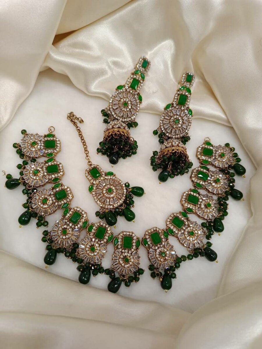 Ladies wedding set Necklace and earrings