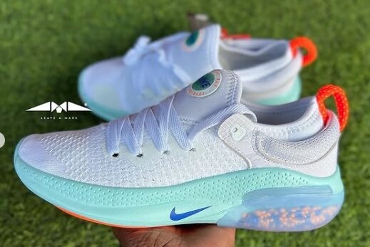 Nike sneakers Joyrides