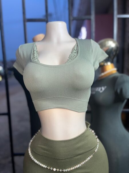 Top court sans manches tendance