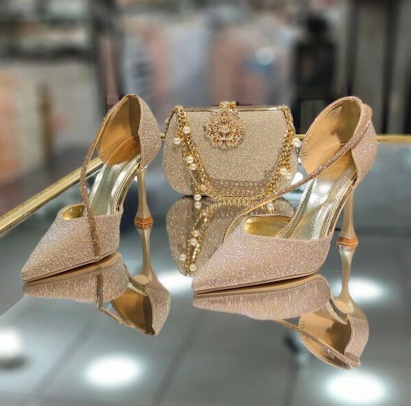 Escarpins et Pochette Pailletés