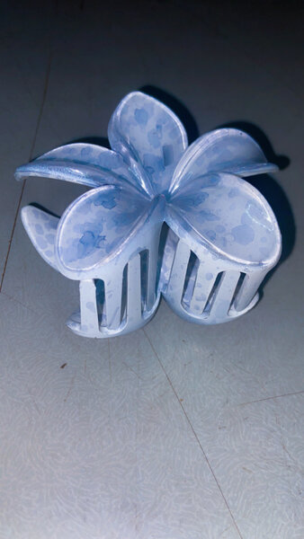 Pince à cheveux fleur colorée