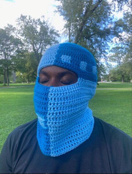Cagoule en tricot colorée