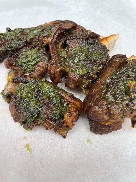 Braisé et sauté de cabri épicé