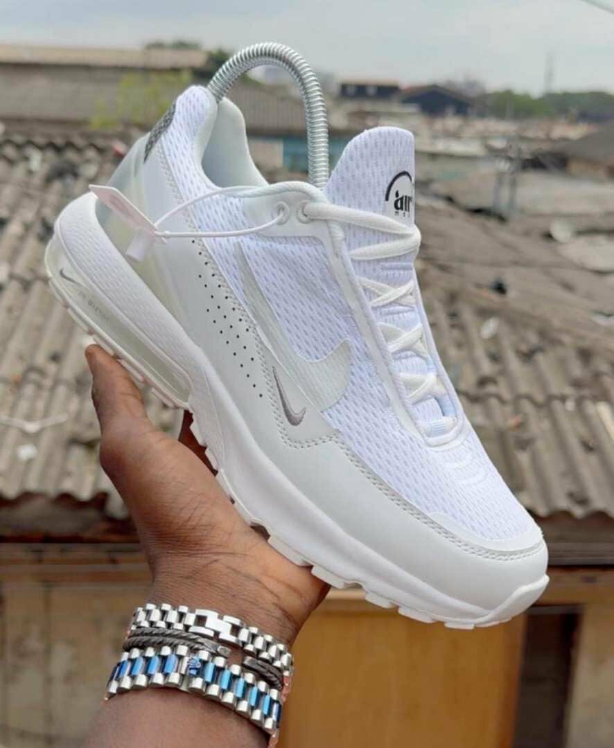 Nike Pulse white white Cons