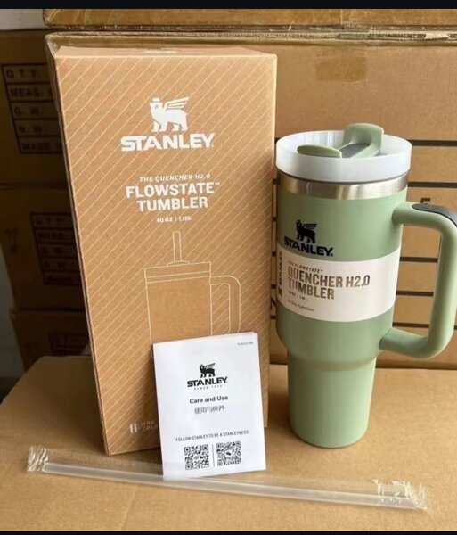 Stanley cup 40 oz ( gourde )