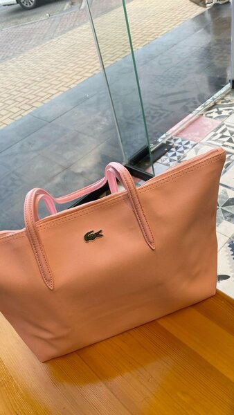 Sac cabas Lacoste élégant