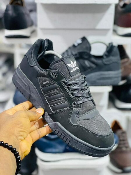 Adidas noir