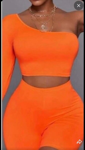 Ensemble asymétrique orange