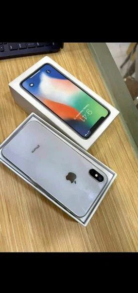 iPhone X 64Go Argent