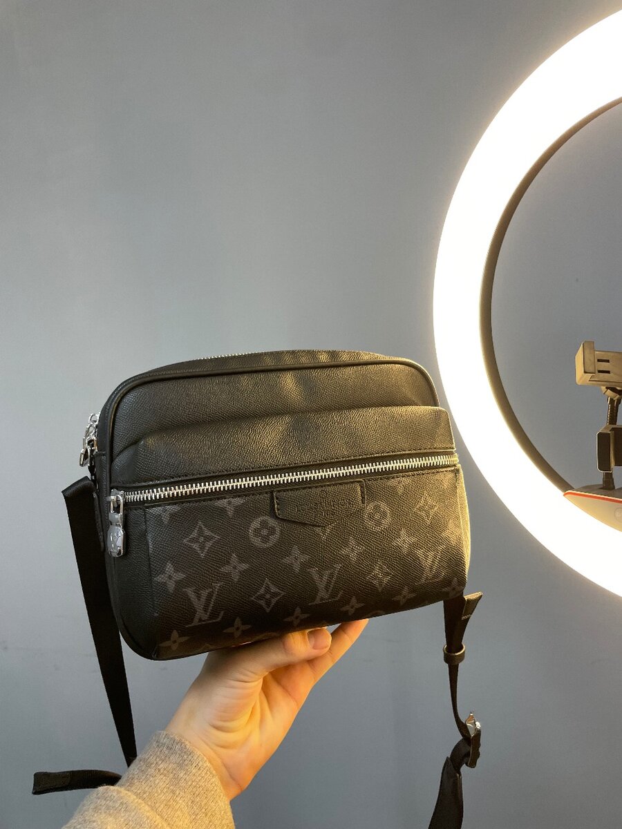 Барсетка от Louis Vuitton