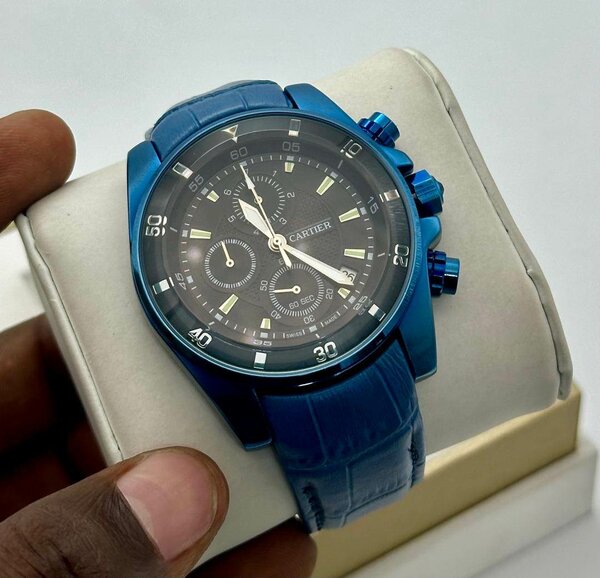 MONTRE LUXE HOMME CARTIER