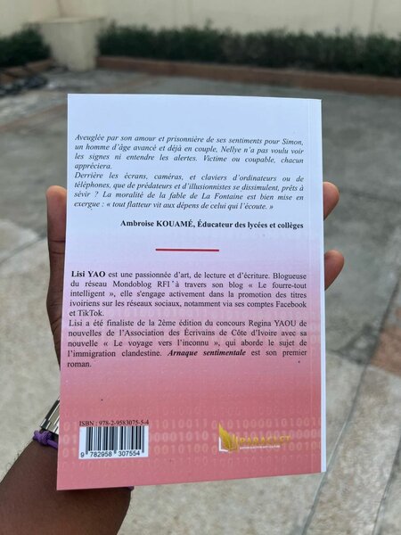 Livre 'Arnaque sentimentale' de Lisi YAO, roman