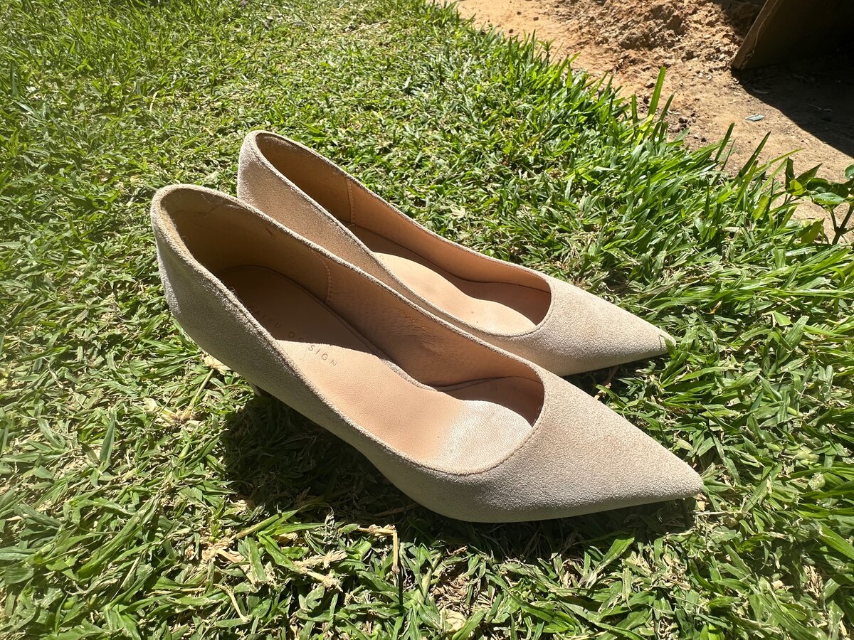 99% New Vintage heels