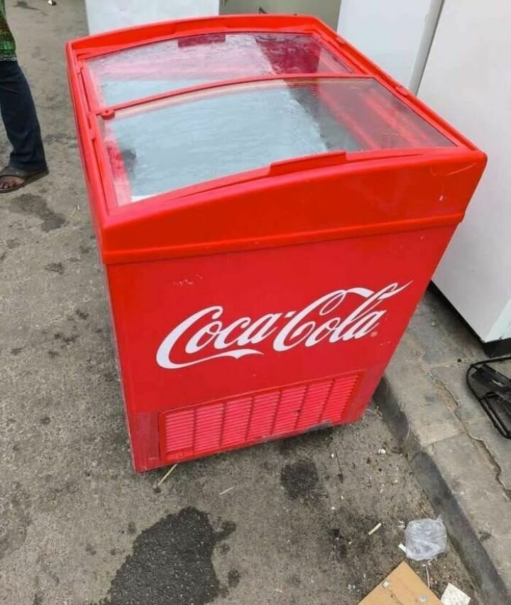 Congélateur Coca-Cola rouge