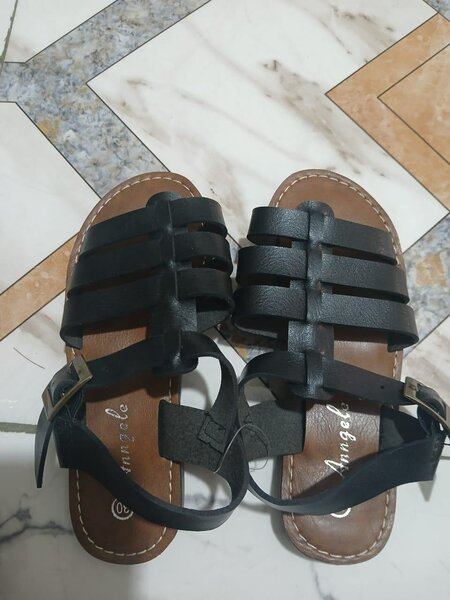 CHAUSSURES FERMÉS PUR CUIR