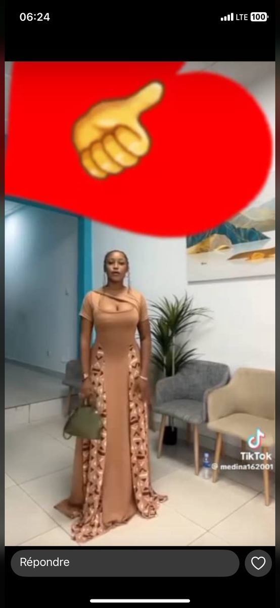 Robe Élégante à Manches Asymétriques