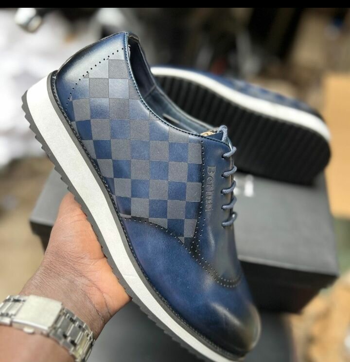 Chaussures habillées bleu foncé