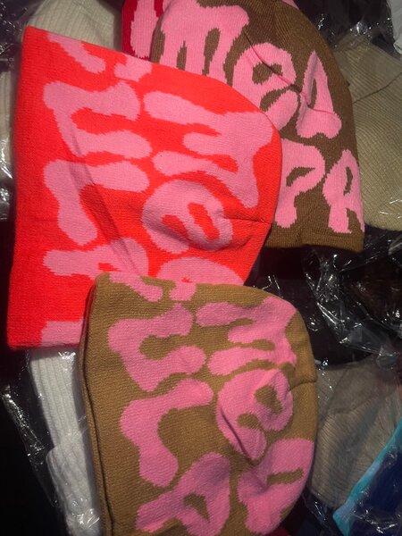 Bonnet en tricot moderne