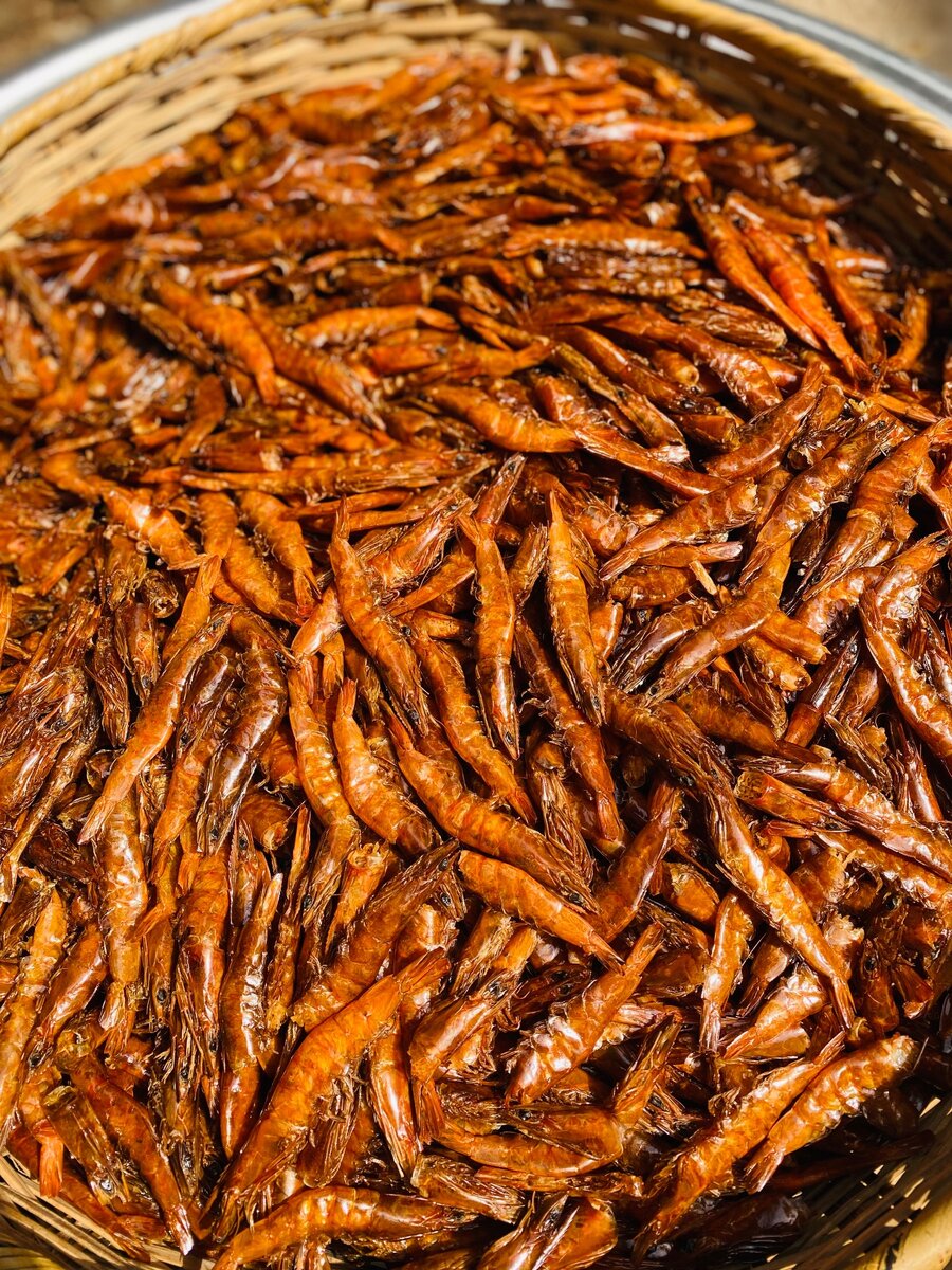 Smoked and fried shrimps