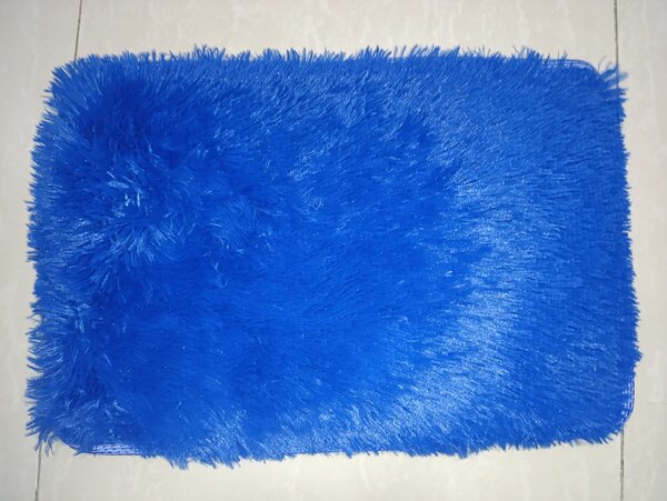 Tapis bleu doux